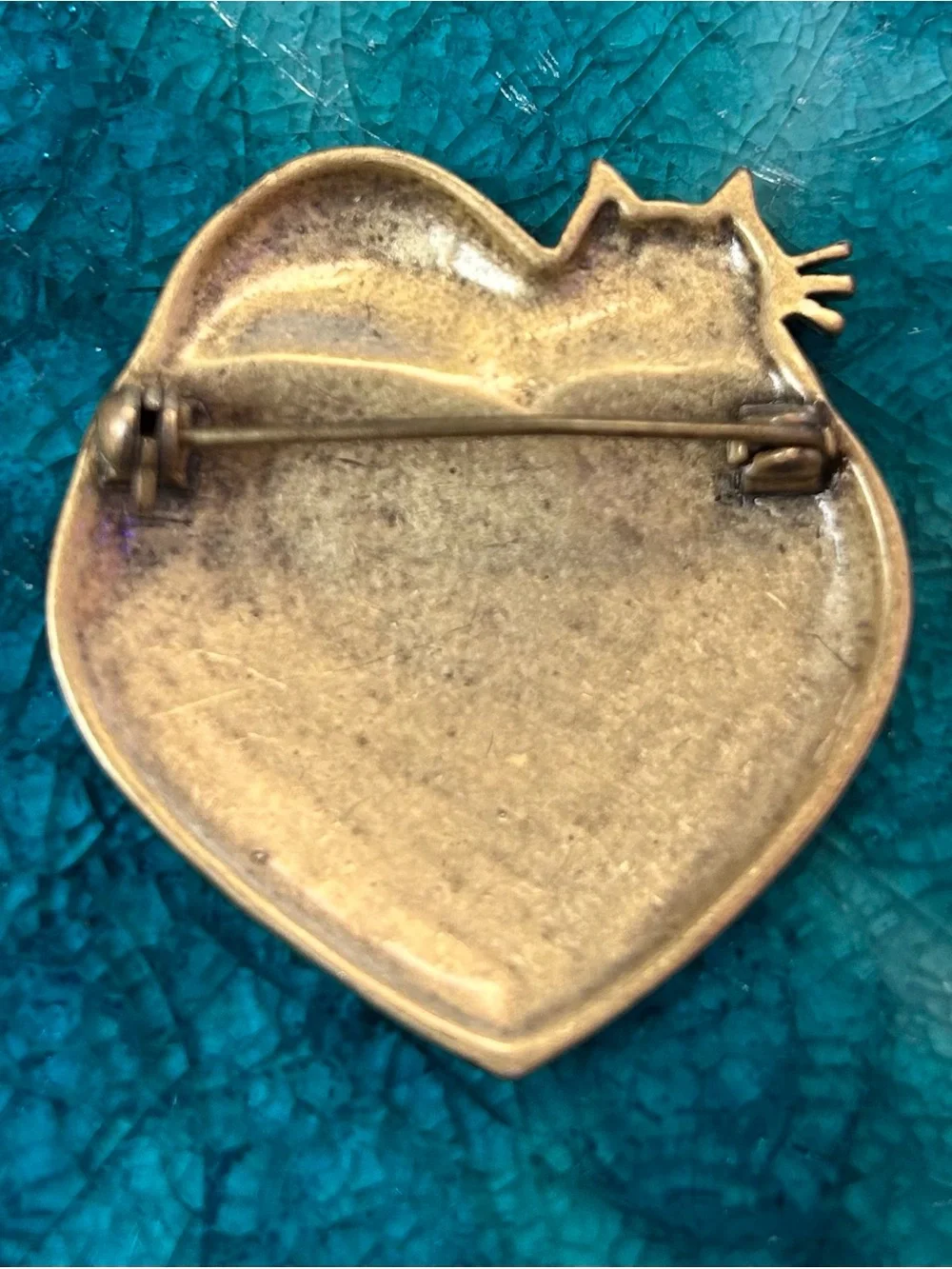 Adorable Cat Enamel Heart Vintage Brooch Pin